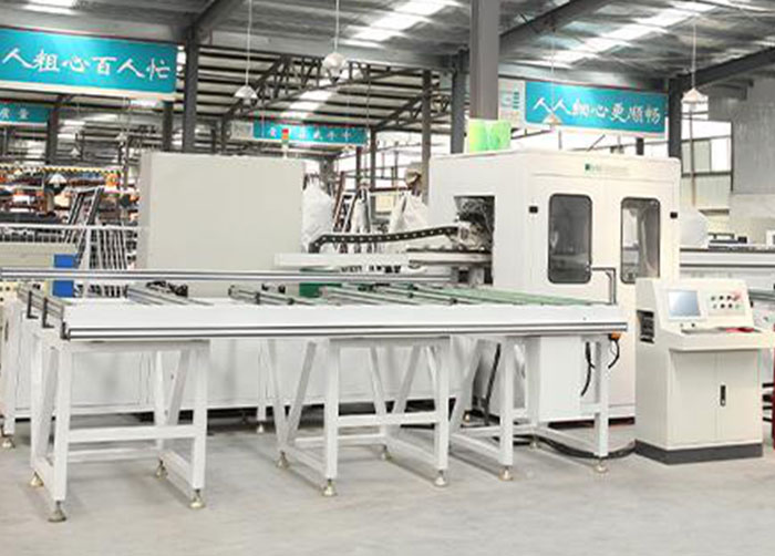 智能锯切加工中心